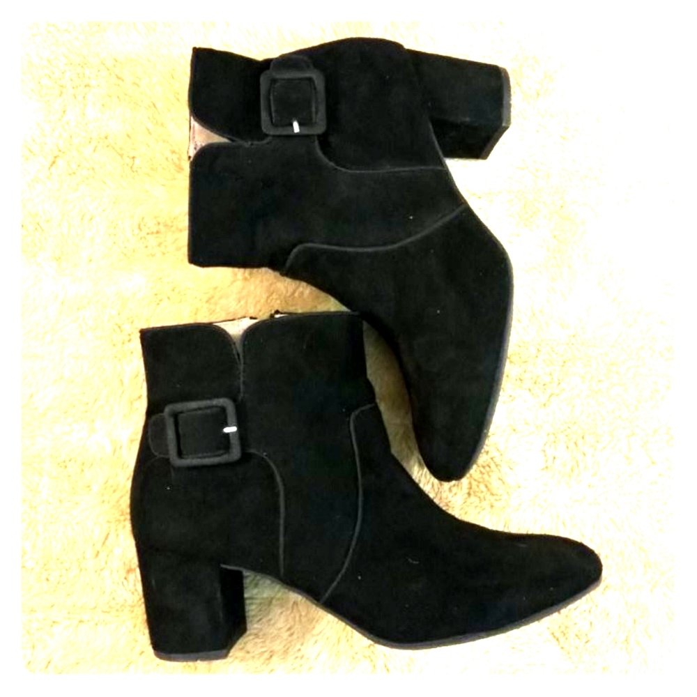 White Mountain Black Suede Ankle Boots